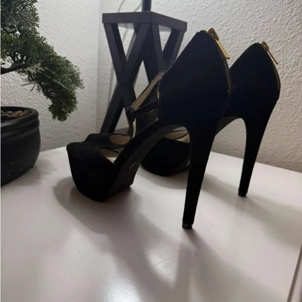 Michael Kors Black Peep Toe Heels - Picture 3 of 6